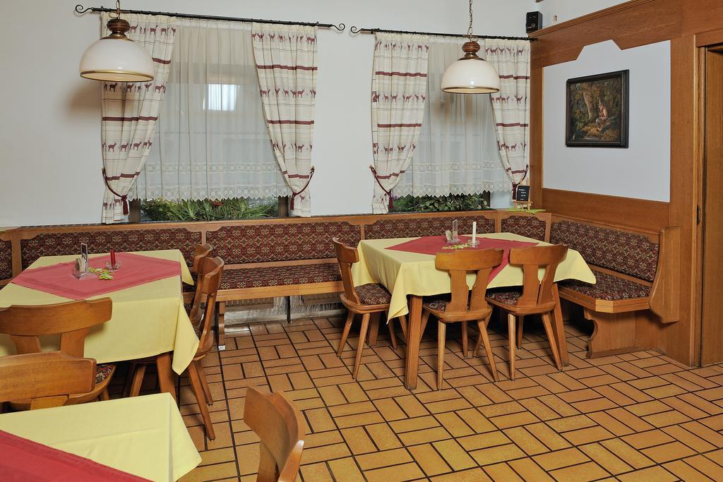 Gasthof Moser Fohnsdorf Buitenkant foto